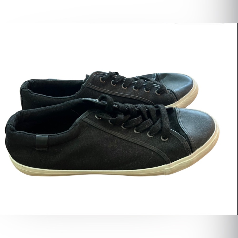 Men’s Express Sneakers Size 12